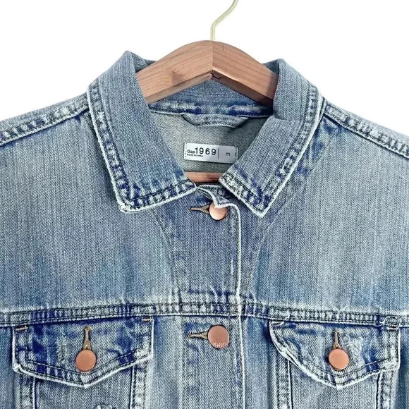 GAP Distressed Medium Wash Denim Jacket Women's Size M - Picture 2 of 6